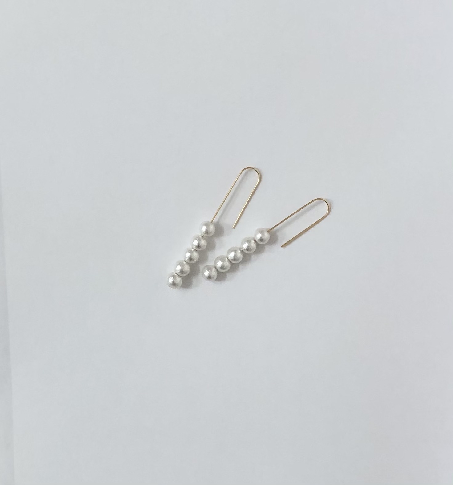 誕生日プレゼント 5連パール U字フックピアス ゴールド ピアス（フック・チェーン アクセサリー