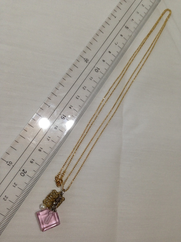 perfume bottle pendant (pink) 3枚目の画像