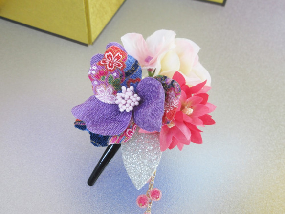 浴衣 和装髪飾り 椿 ちりめん花ヘアアクセサリー 和装 着物 ヘアクリップ かんざし yukata accessory 2枚目の画像