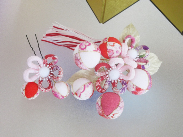 和服頭髮裝飾成人儀式入口儀式Shichigosan粉紅色型日本和服袖髮梳木製縐球 第3張的照片