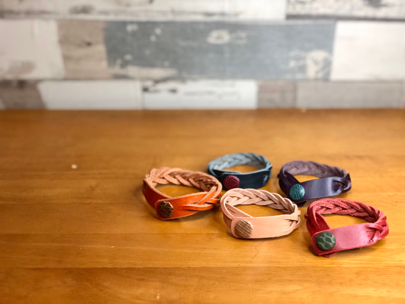 マジック編み】レザーブレスレット【ヌメ革】ミステリーブレーディング