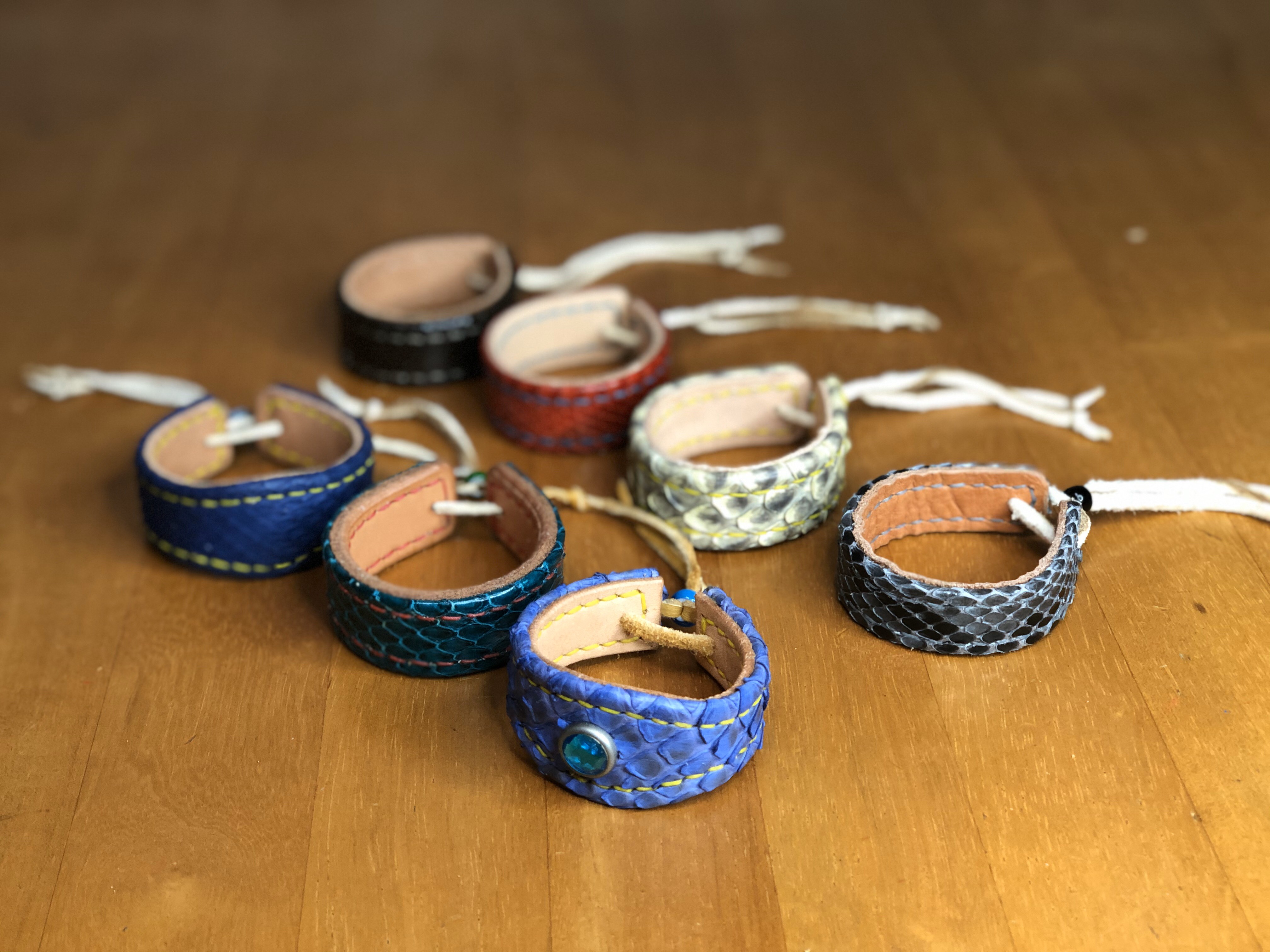 【美品】 HENRY CUIR レザー&ビーズ ブレスレット 美品】 HENRY CUIR レザー&ビーズ ブレスレット HENRY CUIR