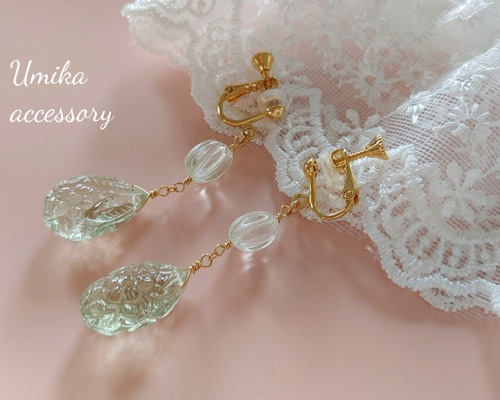 さわやかなグリーンアメジスト フラワーカービング イヤリング