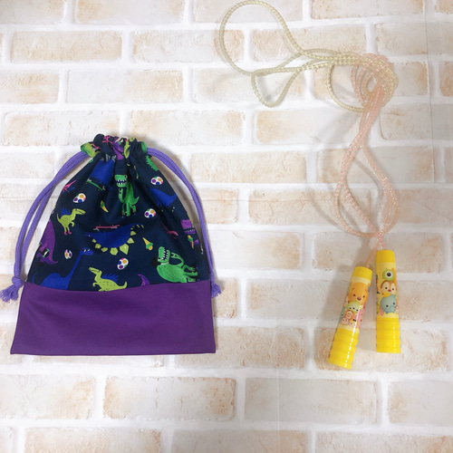 専用✳︎ハンドメイド✳︎巾着　恐竜柄　アイボリー　巾着　コップ袋などに♩ 楽天市場】【名入れ 刺繍】名前入り 巾着袋【ベビー 恐竜】(巾着