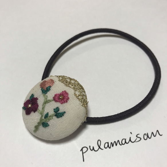 刺繍 ヘアゴム くるみボタン 1枚目の画像