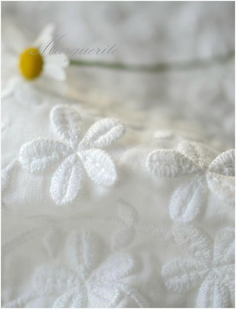花びらを浮かせて作ったコットンレース-LC-039