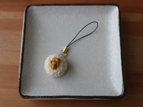 朝ご飯といえば納豆ご飯　ストラップ　[KOBUTA] 2枚目の画像