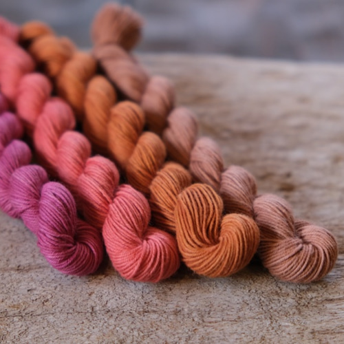 紅花染め茜染め草木染めウコン染め赤木綿古布刺し子バンブー持ち手手提げリメイク 紅花染め茜染め草木染めウコン染め赤木綿古布刺し子バンブー持ち