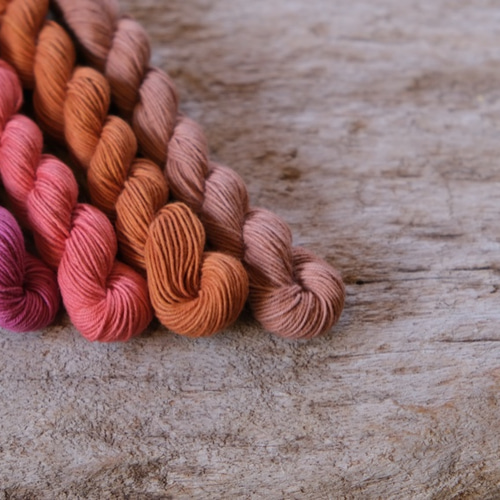 蘇芳・茜・草・土】刺し子糸4色【草木染め】【20/4中かせ】 糸