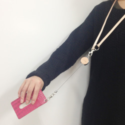 伸びるリール付き本革ネックストラップ【名入れ刻印無料】落下防止♪ 2枚目の画像