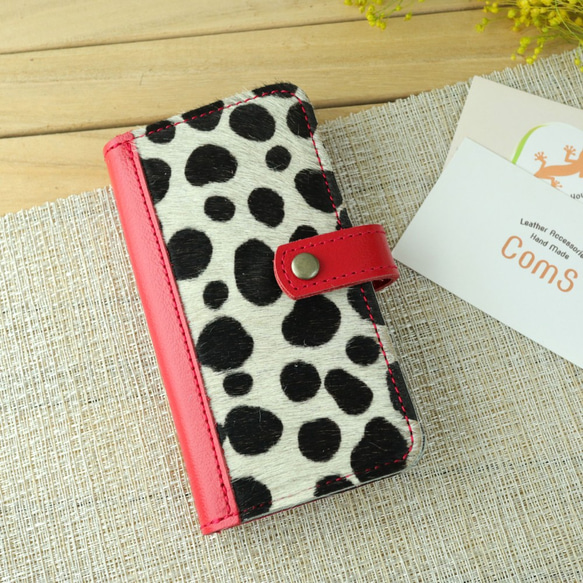毛付き革ハラコ 手帳型スマホケース（ダルメシアン/レオパード）【レッド】iPhone,Xperia 4枚目の画像