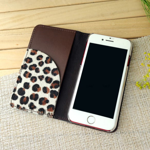 再販3:毛付き革ハラコ [レオパード]＆牛革 手帳型スマホケース（名入れ刻印可）iPhone,Xperia 2枚目の画像