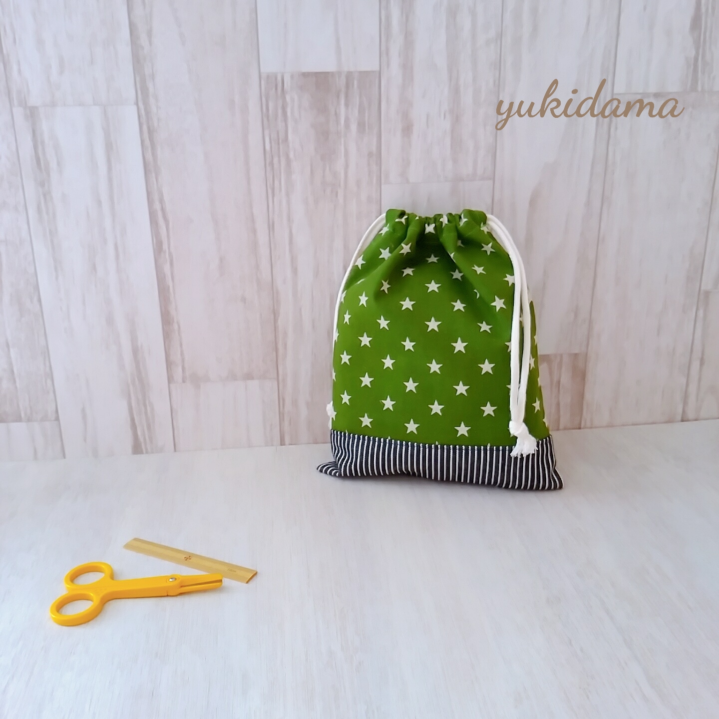 479a いちご　ショート　白地　ストライプ　ミントグリーン　給食袋　巾着袋 479a いちご ショート 白地 ストライプ ミントグリーン 給食袋 巾着袋