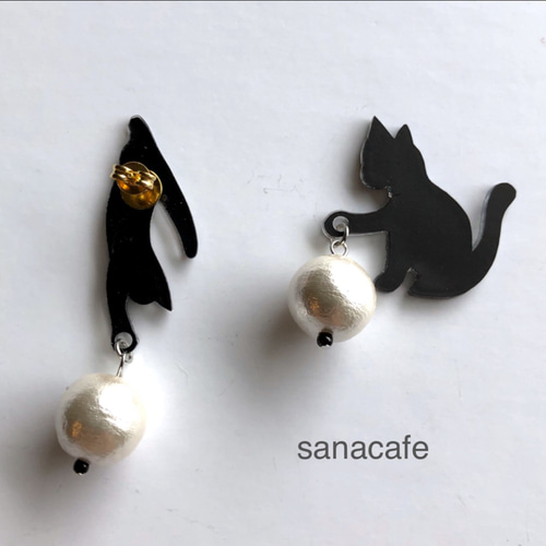 おでかけじゃれねこチャンチャーム　グレー×黒 チャーム おとぼけネコ グレー/金古美【アウトレット】 – 貴和