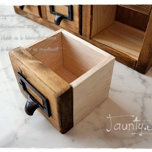 銘木アンティーク調木製タンス 9引き出し 銘木アンティーク調木製タンス 9引き出し 銘木アンティーク調木製