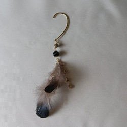 feather&vintage beads ear hook 1枚目の画像