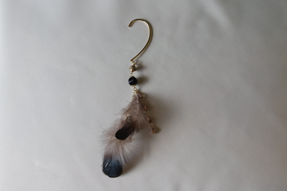 feather&vintage beads ear hook 1枚目の画像