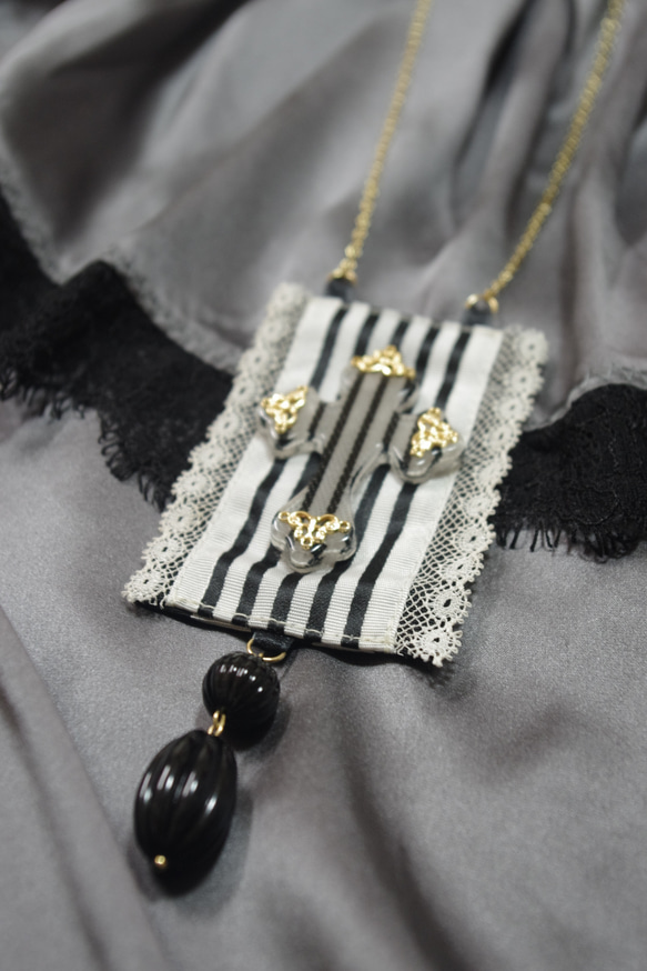 STRIPE ＆ CROSS NECKLACE 2枚目の画像