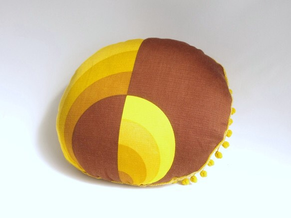 vintage fabric cushion (retro circle) 1枚目の画像