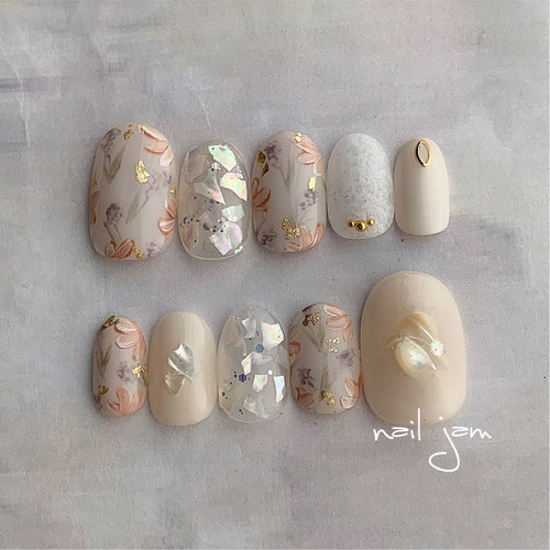 ◎no.008◎淡色×ゴールド ネイルチップ 結婚式 成人式 卒業式 アイボリー ◎no.008◎淡色×ゴールド ネイルチップ 結婚式 成人式 卒業式