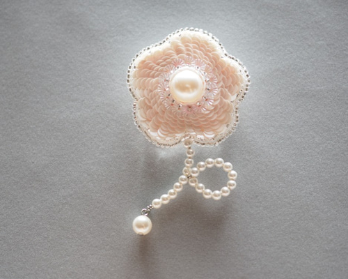 オートクチュール刺繍ブローチ・帯留め スパンコール ビーズ