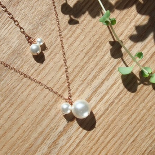 14kgf ローズゴールドの2粒・高品質クリスタルガラスパール（スワロ