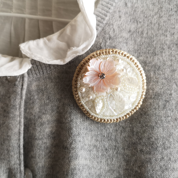 057HANAEMORI 花形ゴールドブローチ