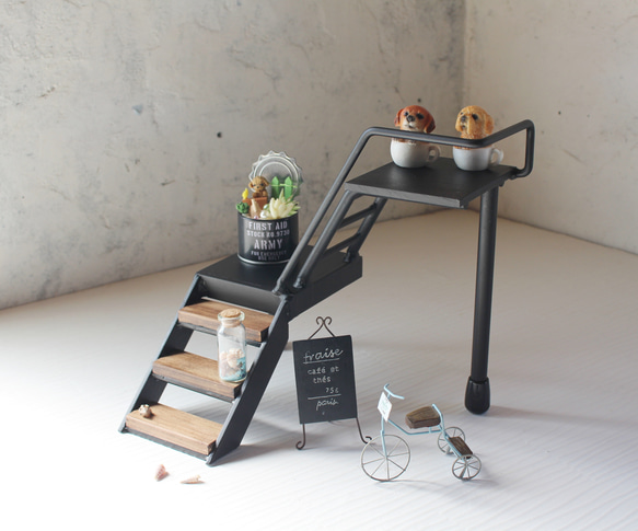 アイアンの飾り棚 アイアン階段飾り棚 棚・シェルフ・ラック ブルメイド 通販