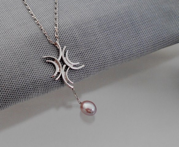 雨の水面（アメノミナモ）