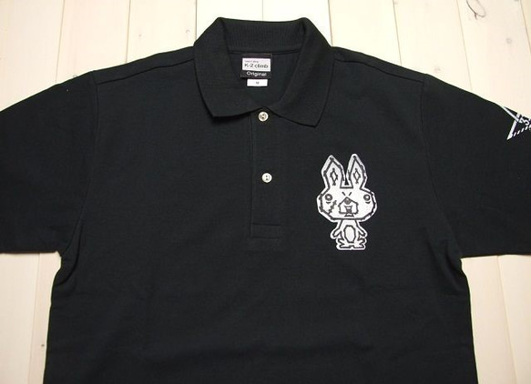 ふく兎ポロシャツ2 　驚くウサギ/レディースサイズ　黒WS 2枚目の画像