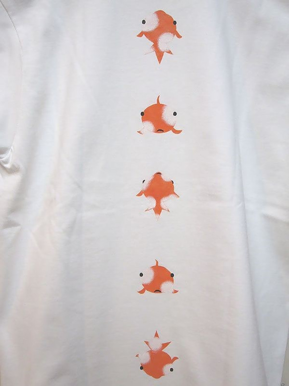 手描きローリング金魚半袖Ｔシャツ　ホワイト　Ｍ　男女兼用 4枚目の画像