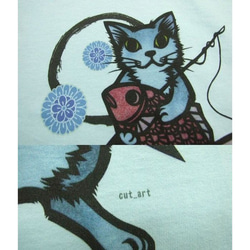 和柄 猫 tシャツ めで鯛半袖Tシャツ 男女兼用 半t 猫柄　釣り アート作家コラボ　青WM 4枚目の画像