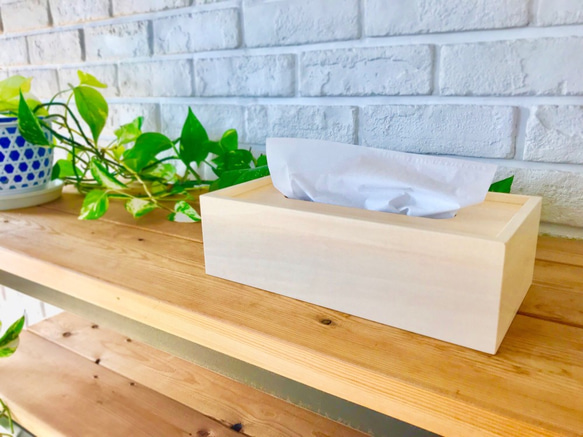 手触りの優しいティッシュケース　ティッシュボックス　木製(シナ)　木目調　蓋付き　シンプル　ナチュラル 1枚目の画像