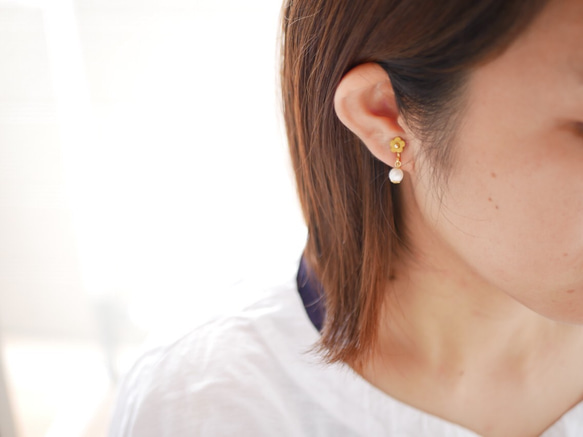 お花プチパール pierce／earring -Pastel Yellow- 4枚目の画像