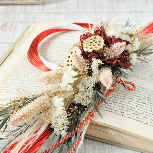 艷やかな赤で新年を迎える✽紅白のお正月飾り〜glossy red