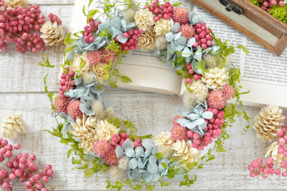 ✽母の日におすすめ✽爽やかブルーのあじさい✽大人のメルヘンリース【fairy tale wreath　M size】 2枚目の画像