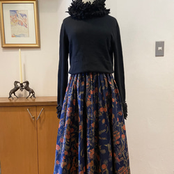 着物リメイク　未使用の染め紬　花模様　和風ボタニカル　スカート（裏地付き）　 1枚目の画像