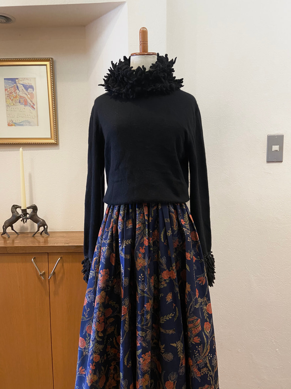 着物リメイク　未使用の染め紬　花模様　和風ボタニカル　スカート（裏地付き）　 4枚目の画像