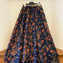 着物リメイク　未使用の染め紬　花模様　和風ボタニカル　スカート（裏地付き）　 5枚目の画像