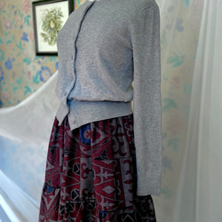 着物リメイク　大島紬　大人かわいい　ダークな赤　ギャザースカート裏地付きハンドメイド 2枚目の画像
