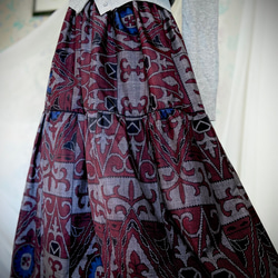 着物リメイク　大島紬　大人かわいい　ダークな赤　ギャザースカート裏地付きハンドメイド 7枚目の画像