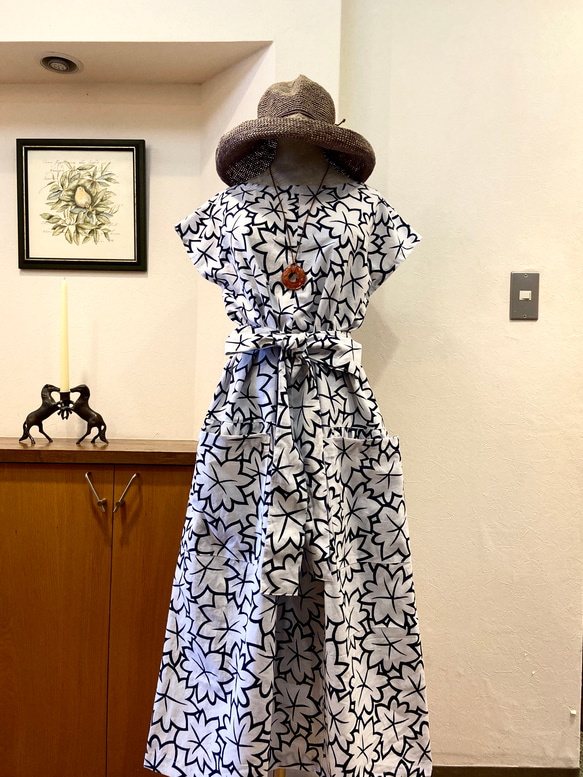 白地に藍色 浴衣 フレンチスリーブ ワンピース ハンドメイド 着物