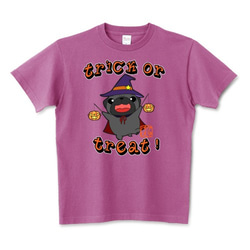 生地色・サイズ選べる！ハロウィン パグ２（黒パグ）Tシャツ 1枚目の画像