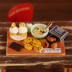 お菓子作りチョコチップクッキーのミニチュア 4枚目の画像