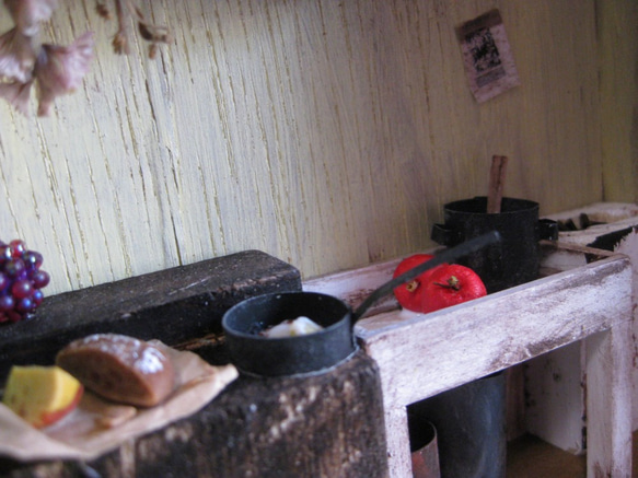木の箱・ファンダジー ミニチュア「田舎のキッチン」 4枚目の画像