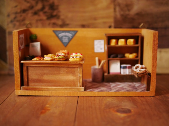 木盒微型麵包店1 第1張的照片