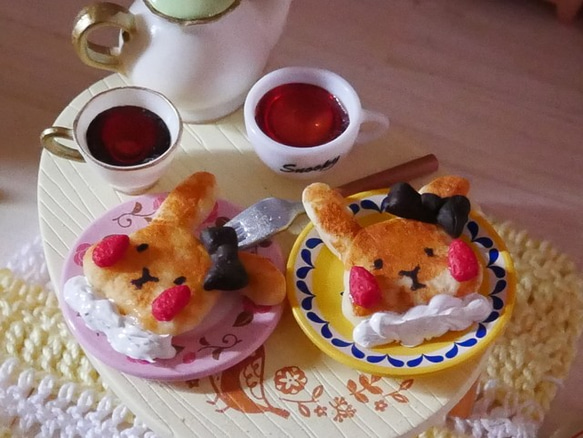 苺ほっぺのうさぎ・柴犬のミニチュアホットケーキ 3枚目の画像