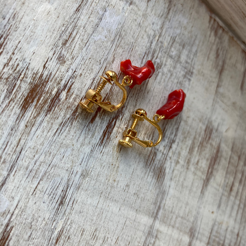 赤枝の赤珊瑚イヤリング.ナチュラルフォルム イヤリング