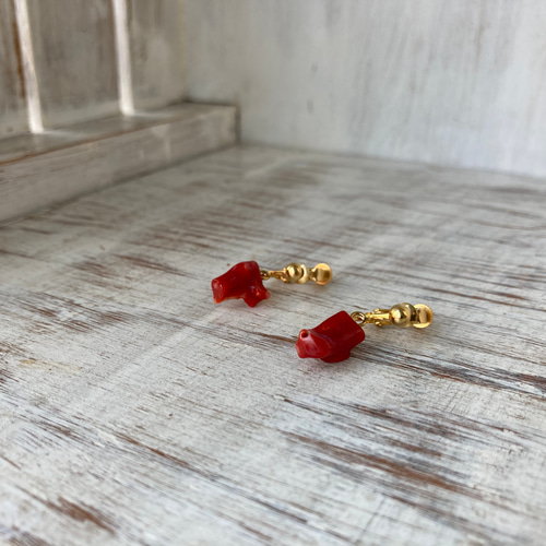 赤枝の赤珊瑚イヤリング.ナチュラルフォルム イヤリング