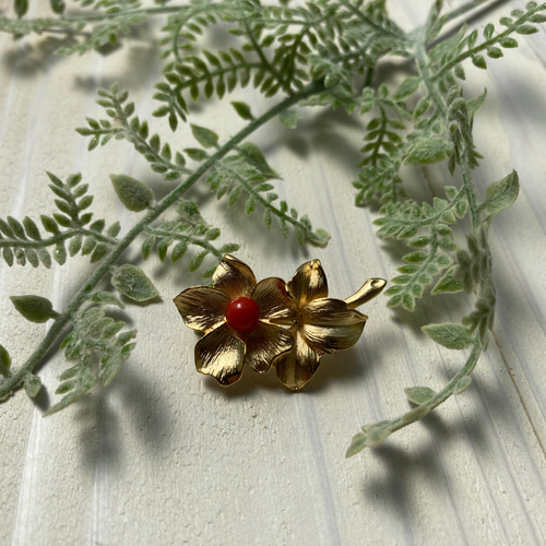 ヴィンテージブローチ 天然貝 珊瑚サンゴ 花フラワー アンティークゴールド ④ ヴィンテージブローチ 天然貝 珊瑚サンゴ 花フラワー アンティーク